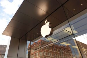  Why Apple warned iPhone users in 110 countries?