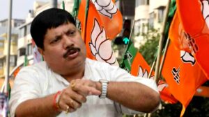 Arjun Singh warning to BJP workers about extortion