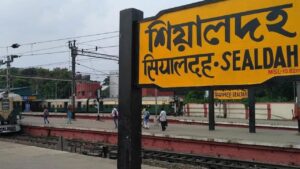 Special sculpture being created in Sealdah