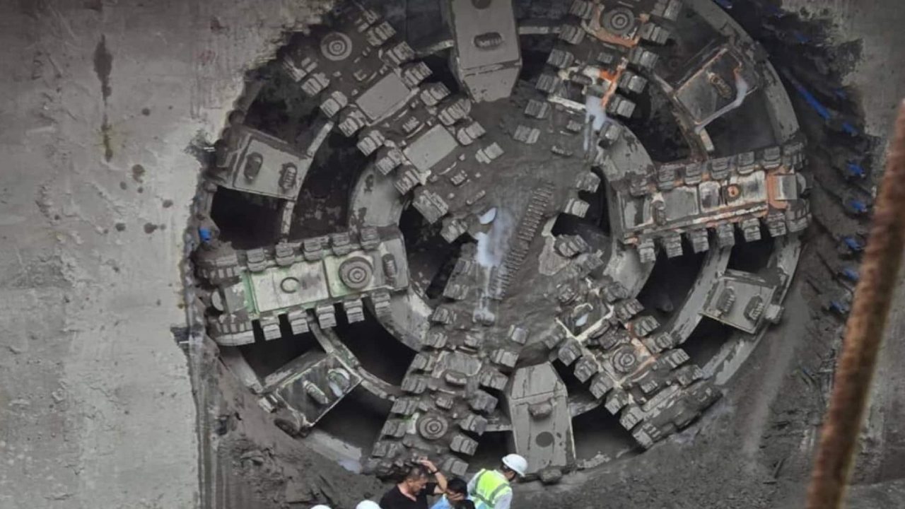 Major breakthrough in the Joka-Esplanade Kolkata Metro Purple Line project!