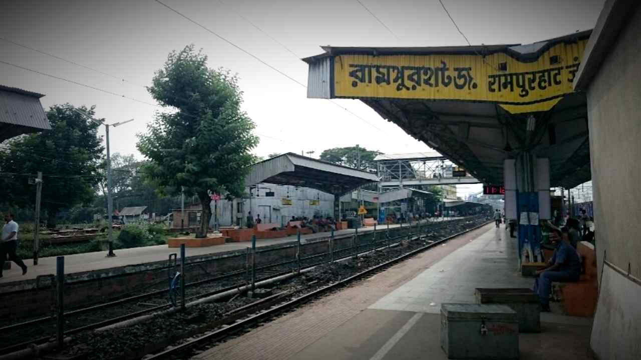 Fake Railway TTE arrested from Rampurhat Station with Fake Railway ID Card made with Gemini AI