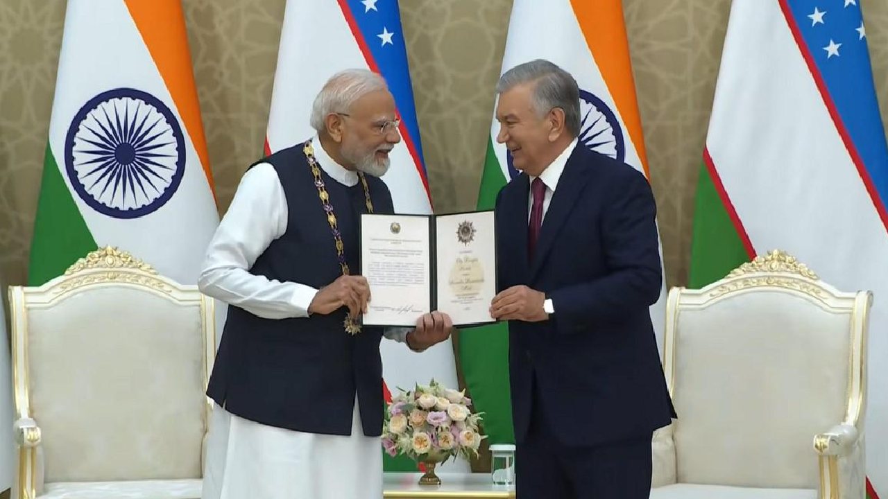 PM Narendra Modi receives Uzbekistan's highest honor!