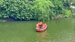 Tarapith hotel people jump into ponds due to fire fears