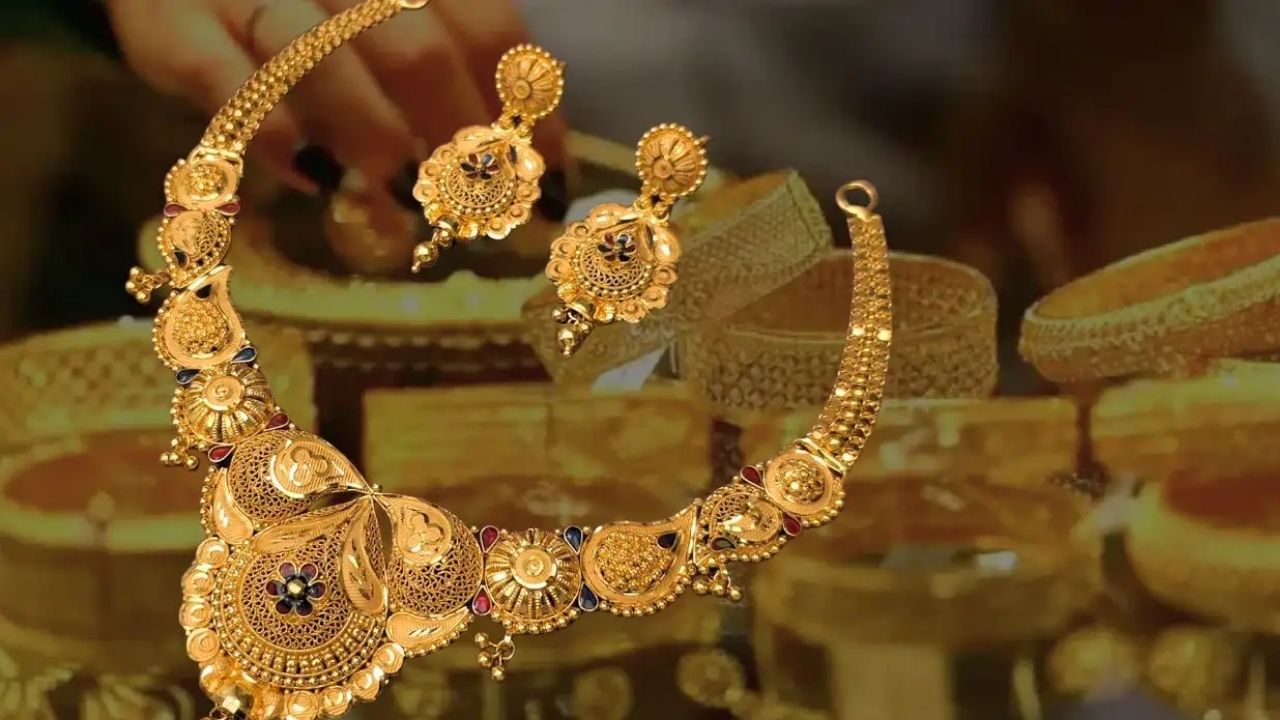 Gold Price dropped at the end of the month check today's latest rates