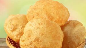 Recipe make wheat flour luchis with just a few ingredients