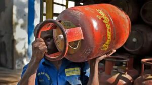 LPG Cylinder drop again what is the new rate in Kolkata