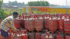 LPG Cylinder what is the price of gas in Kolkata in august