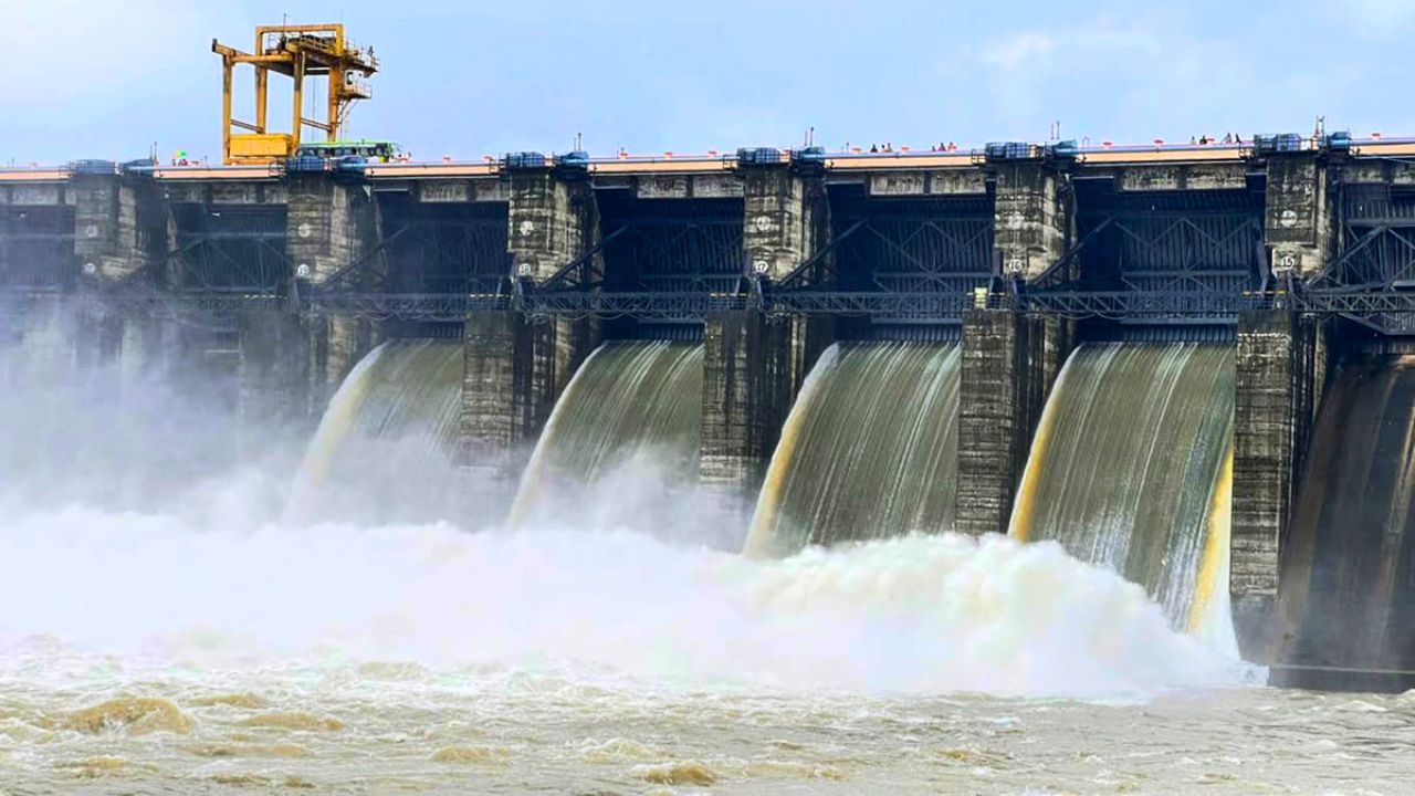 Fear of floods in multiple districts as DVC releases water