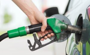 How was the price of petrol lower in India than in other countries during the war?