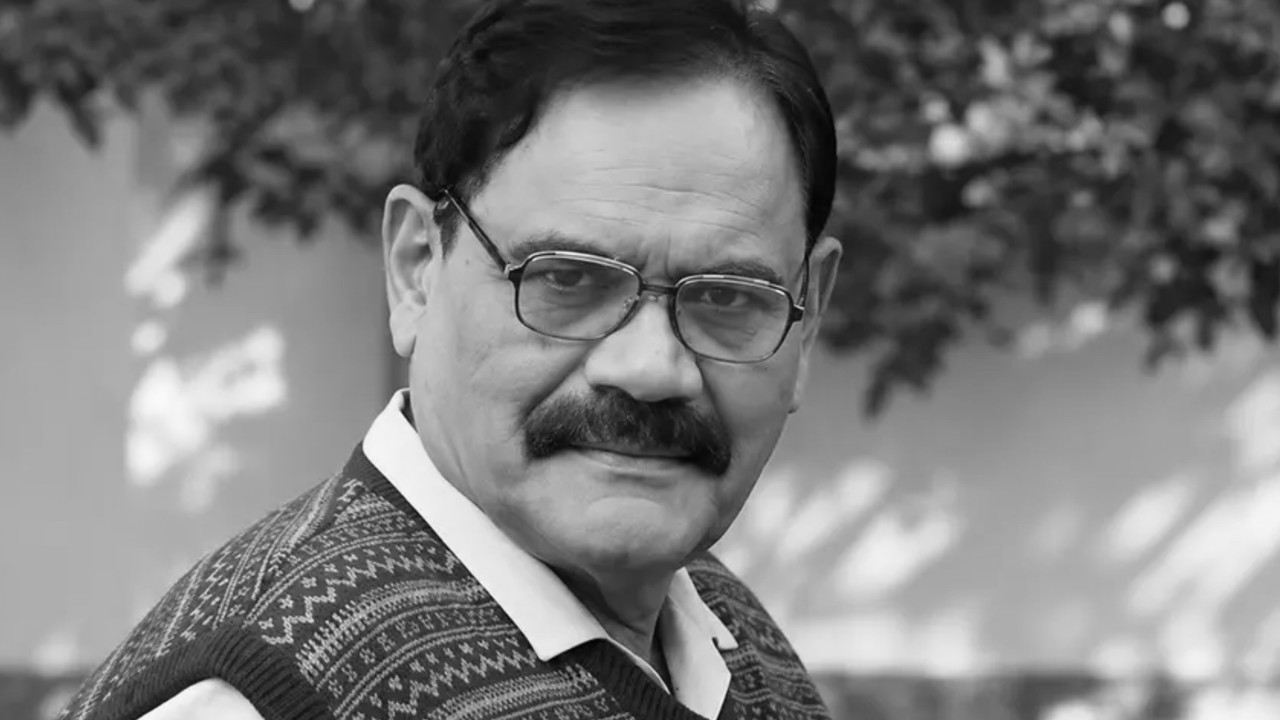 Bollywood actor Mushtaq Khan passes away at the age of just 56.