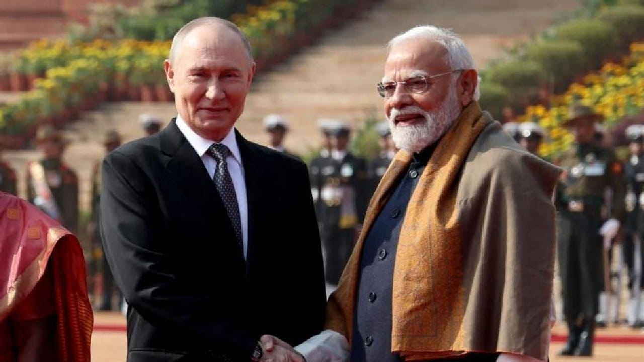 What topics will be discussed during the meeting between Narendra Modi-Vladimir Putin in India?