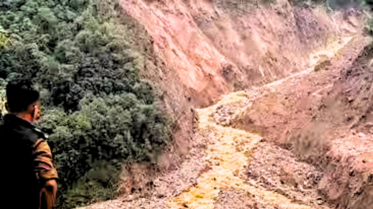 Sikkim Landslide chekong cut off high alert issued for Teesta