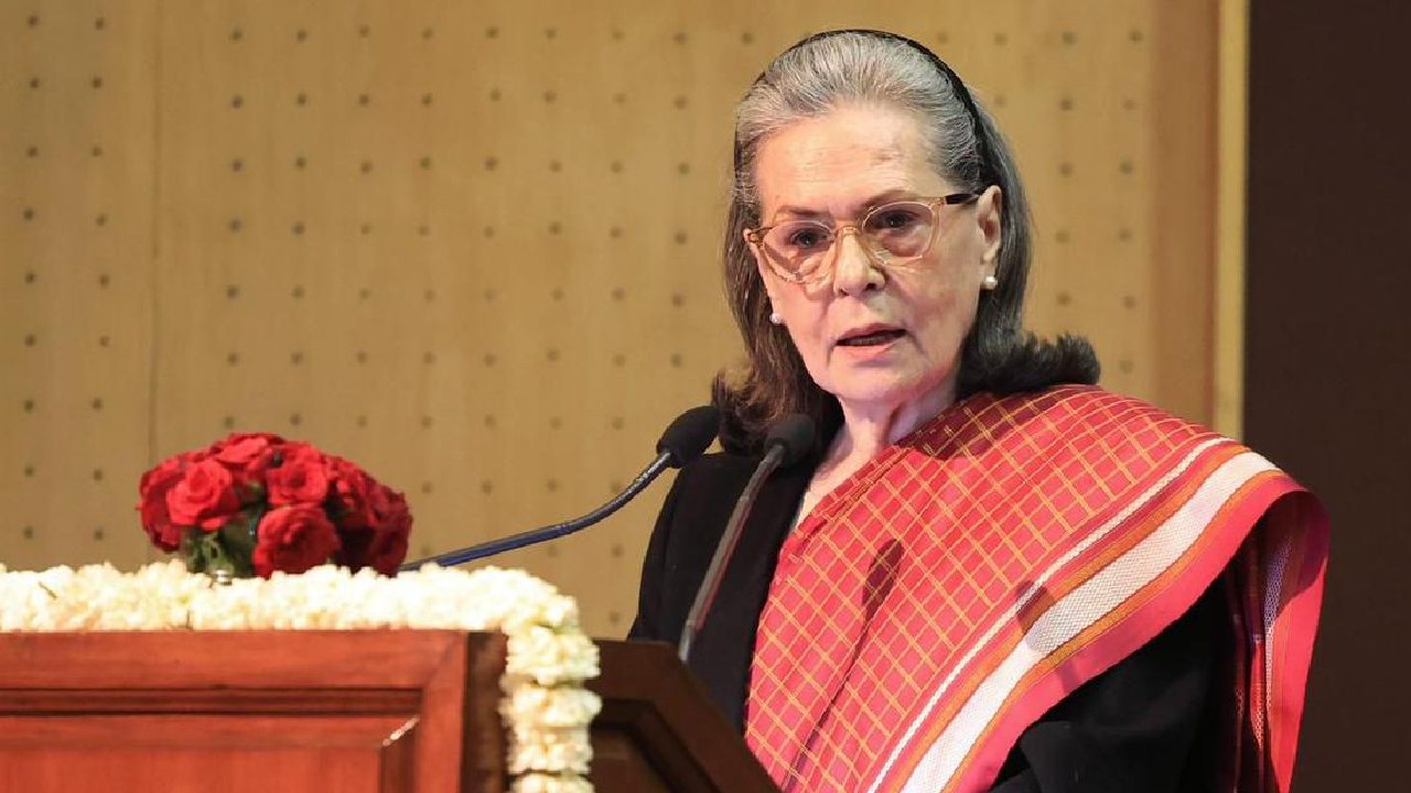 Sonia Gandhi in legal trouble again for getting her name on the voter list before becoming an Indian citizen