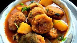 Recipe make a delicious tangy fritter curry with just a few ingredients