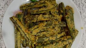 Recipe Poppy Seed and Yardlong Bean curry with just a few ingredients