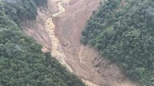  Sikkim Landslide chekong cut off high alert issued for Teesta
