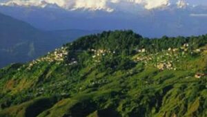 Travel tea gardens and mountain-lined Kurbia