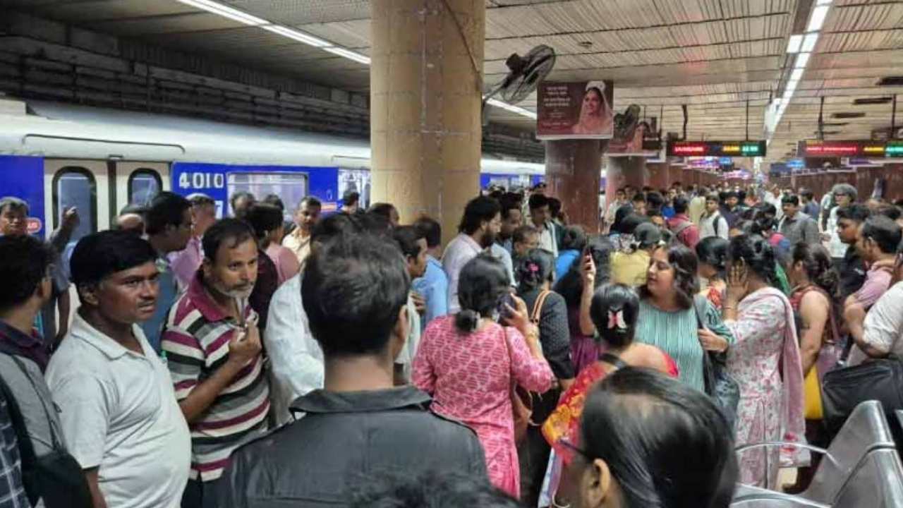 গতবারের তুলনায় ১৫ লক্ষ যাত্রী বেশি, কোন কোন মেট্রো স্টেশন সবথেকে বেশি ভিড় টানল এবার?