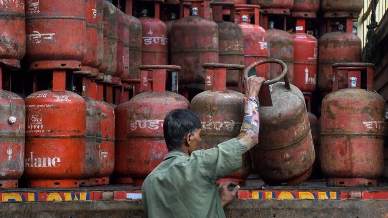 UP Government Announces 2 Free LPG Cylinder