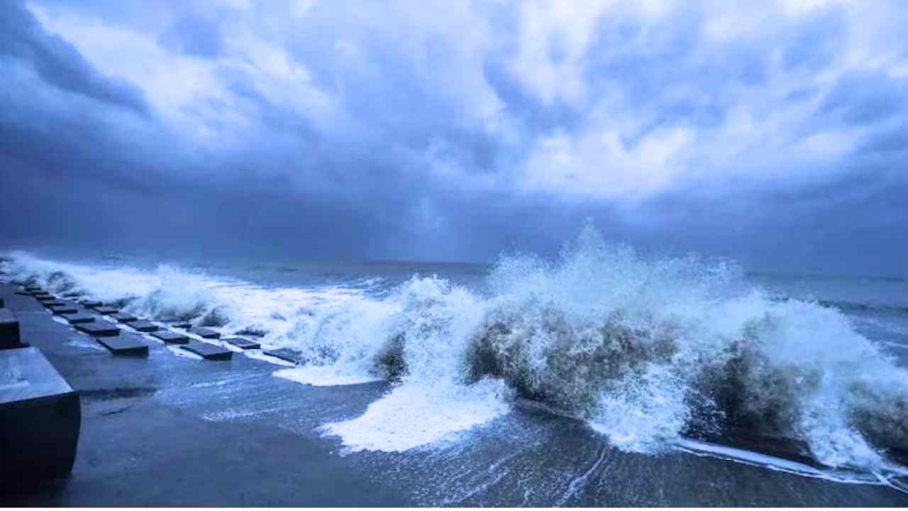 A new cyclone is approaching in early November