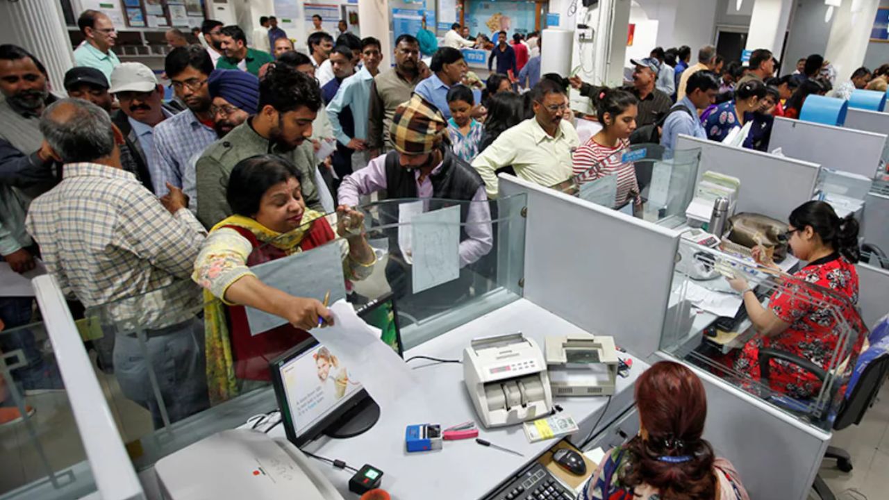 IDBI Bank stake to be sold for Rs 52,877 crore, know details.
