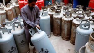 A new crisis in Pakistan! LPG cylinder price crosses 7,000.