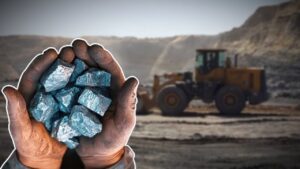 Why are only 125 mines operational in India, despite 733 mines having been auctioned?