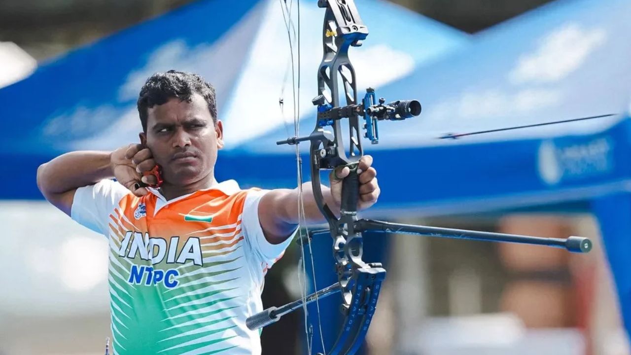 Toman Kumar sets a record by winning gold at the Asian Para Games.
