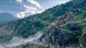 Massive landslide in a mountain of Uttarakhand; video surfaces.