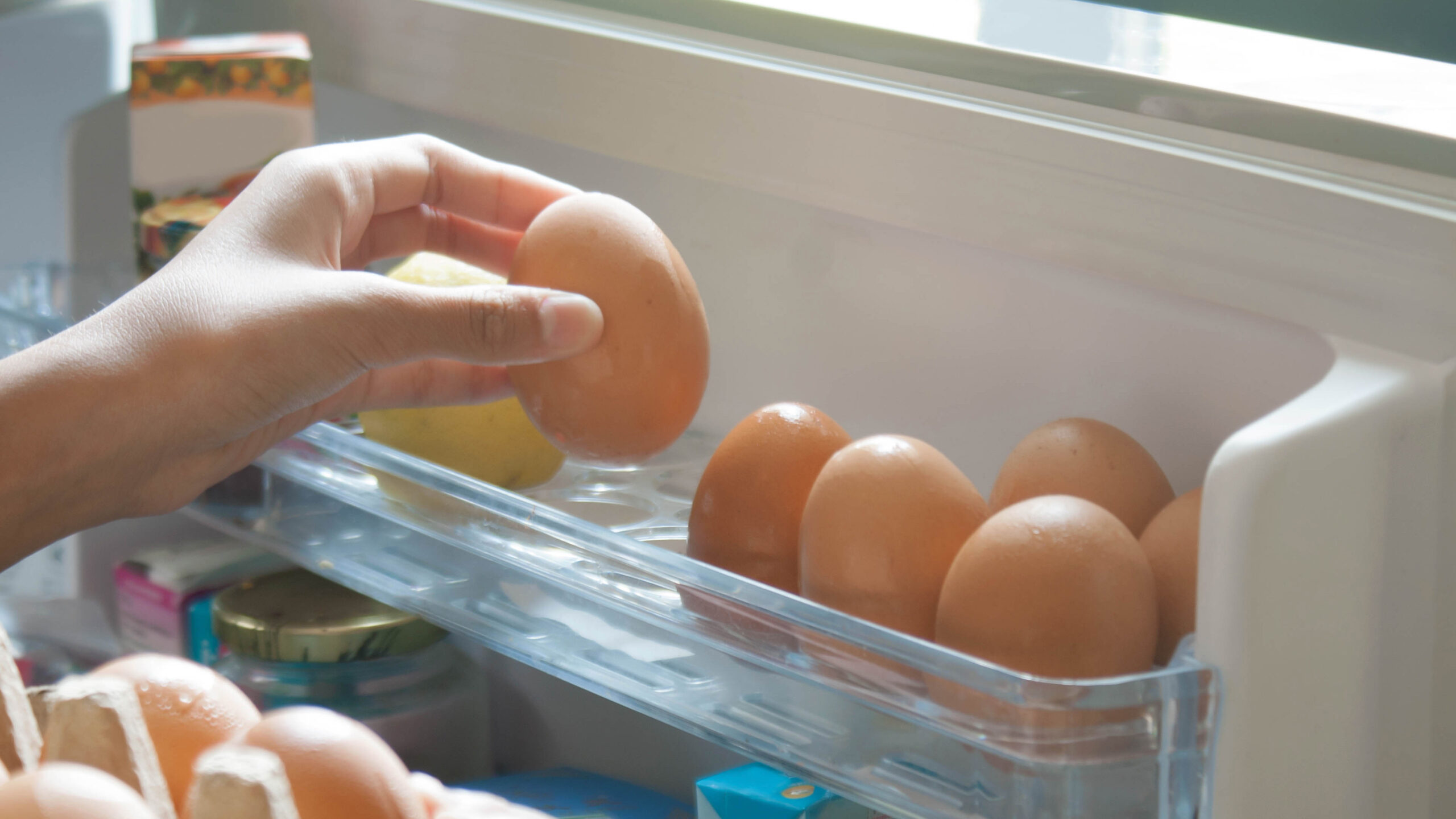 For how long egg can be stored in fridge 